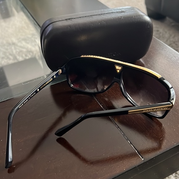 Louis Vuitton sunglasses black and Gold color. Worn 3 times still look great . - Picture 2 of 4